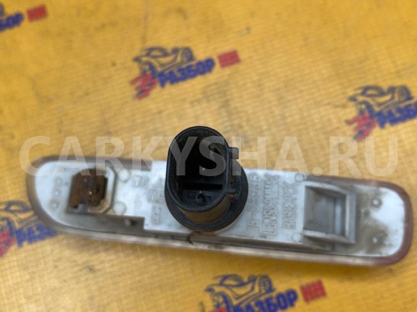 Повторитель в крыло правый белый BMW 3-серия E46 BMW 3er оригинальный номер 63132228592