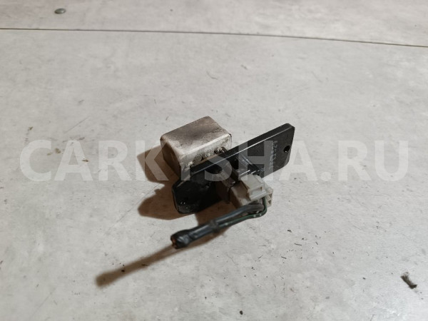 Резистор отопителя Mitsubishi i оригинальный номер MB657429