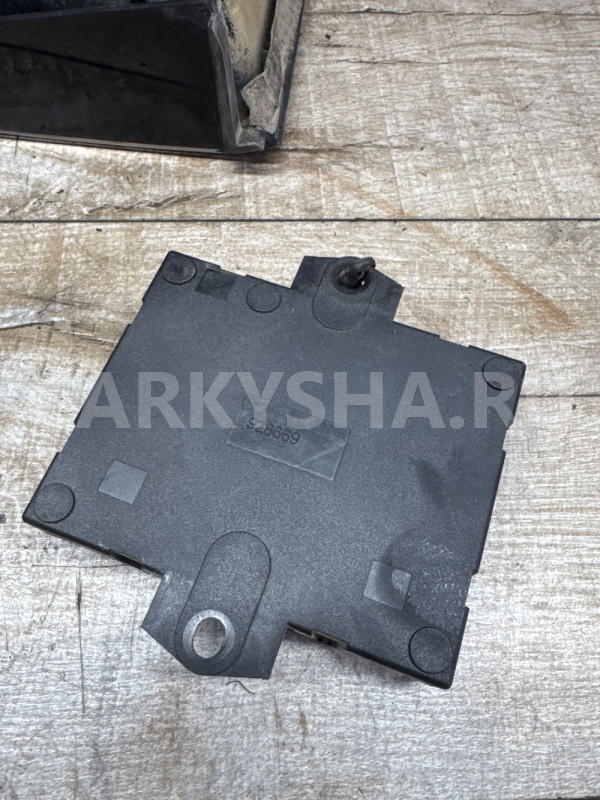 Блок управления крышкой багажника Discovery Sport Land Rover Discovery оригинальный номер LR083799