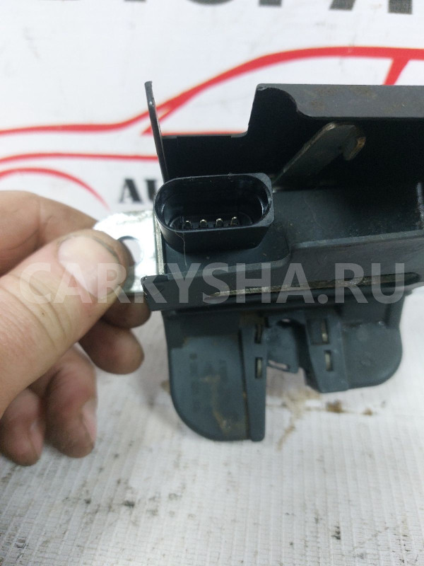 Замок крышки багажника Volkswagen Golf Mk5 Volkswagen Golf оригинальный номер 1K6827505C