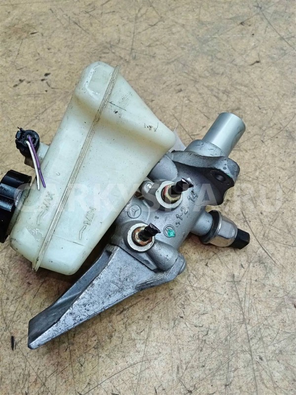 Название детали Главный тормозной цилиндр с бачком Модель MERCEDES-BENZ W164 M-Klasse (ML) (2005 - 2008) Mercedes-Benz M-klasse оригинальный номер A1644300301