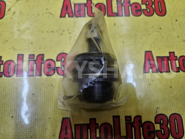 Опора шаровая правая нижняя Toyota Land Cruiser 