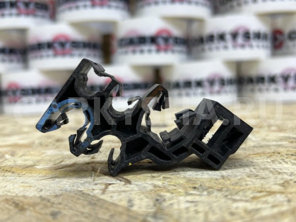 Клипса пластиковая Toyota Fortuner II Рестайлинг оригинальный номер 77285-0K230