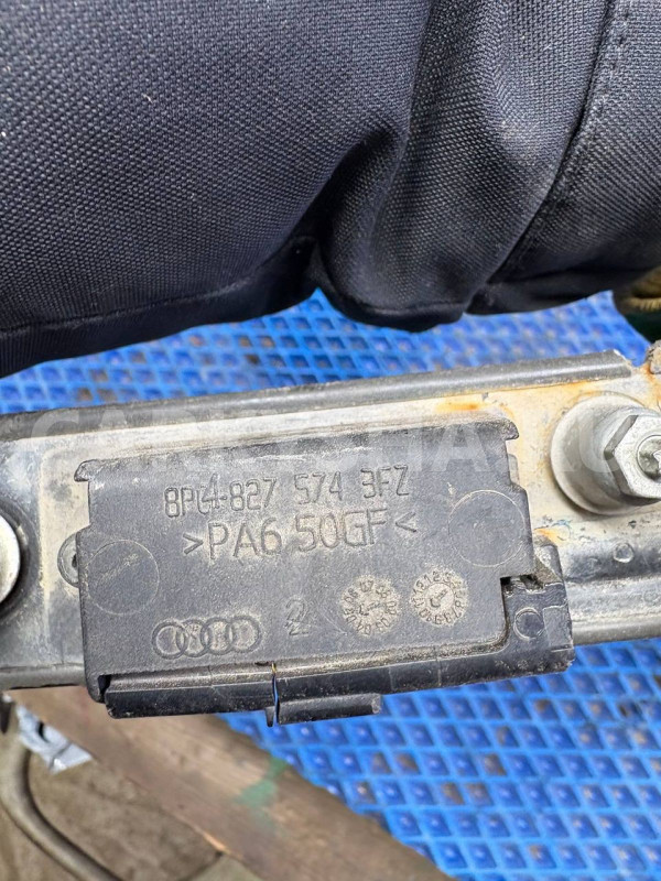 планка подсветки номера Audi A3 8P рестайлинг (2004—2008) Audi 200 оригинальный номер 7p48275743fz