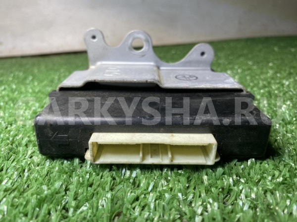 Блок управления полным приводом Toyota RAV 4 оригинальный номер 8963042040