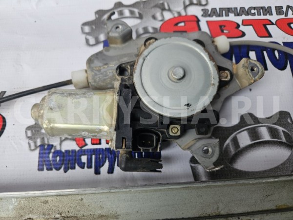 Стеклоподъемник Nissan Liberty 