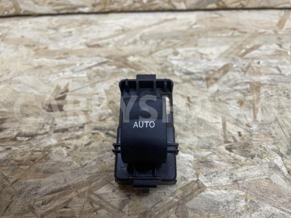 Кнопка стеклоподъемника Toyota Land Cruiser 200 Series оригинальный номер 84810-33120