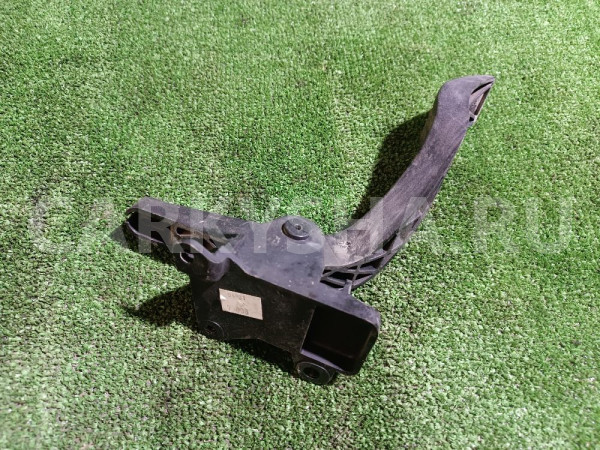 Педаль газа Ford Focus оригинальный номер 98AB9P732AE