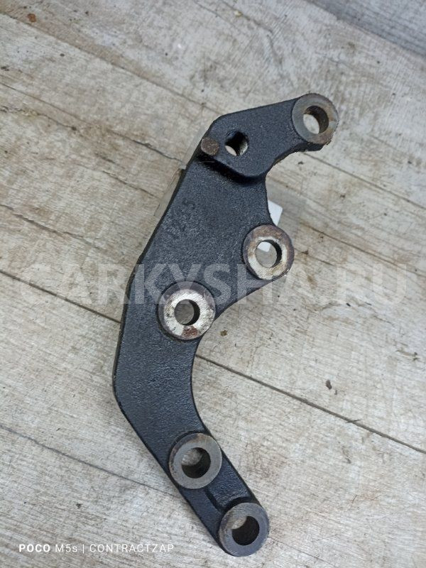 Кронштейн двигателя Nissan MR20DE 2.0 правый Nissan Qashqai оригинальный номер 11235EN000