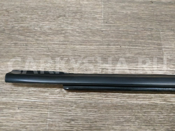 Накладка стекла переднего правого Hyundai ix35 оригинальный номер 822202S000