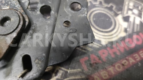 Замок капота Форд Фокус 3 рестайлинг Ford Focus оригинальный номер 5236243