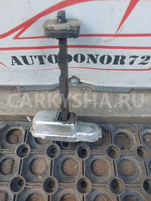 Ограничитель двери передней левый Kia Ceed ED Kia Cee'd оригинальный номер 793801H502