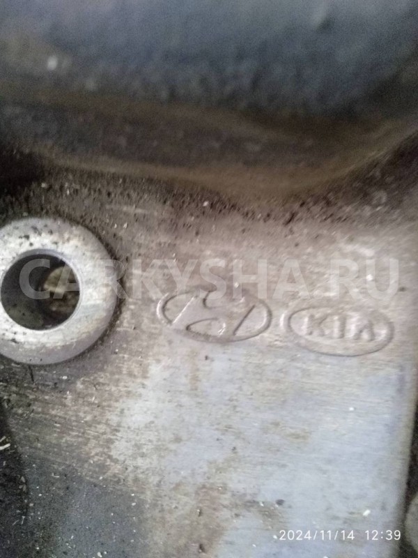 крышка двигателя  передняя Kia Ceed ED (2006—2010) Kia Cee'd оригинальный номер 213502B000, 10I150727A1