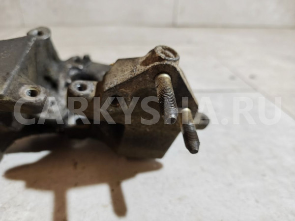 Кронштейн гидроусилителя Mitsubishi i оригинальный номер MD369262