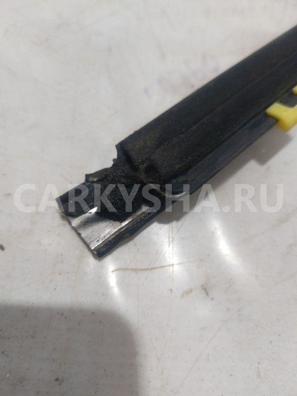 Уплотнитель стекла передней правой Hyundai I30 FD Hyundai i30 оригинальный номер 822202L000