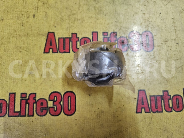 Сайлентблок переднего рычага Toyota Harrier оригинальный номер 4806848010