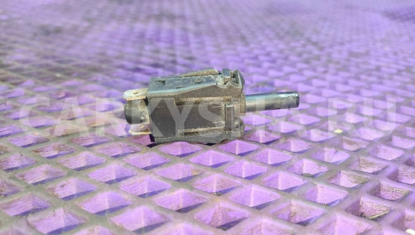 Концевик стояночного тормоза Mercedes-Benz w124 Mercedes-Benz W124 оригинальный номер 0015458714