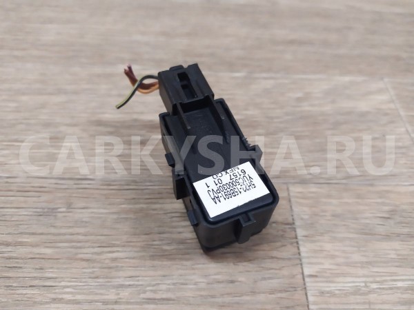 Кнопка люка Land Rover Freelander 