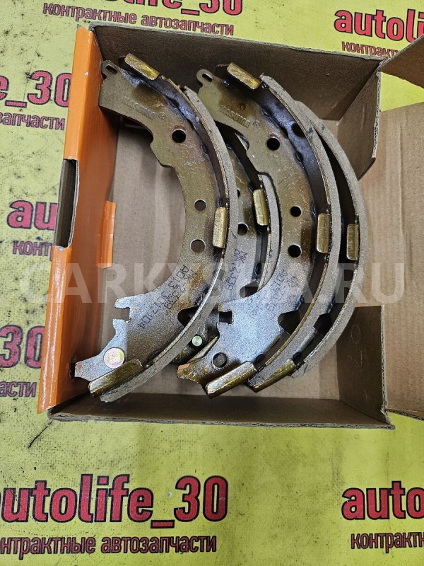 Колодки тормозные Toyota Ipsum оригинальный номер 0449544020