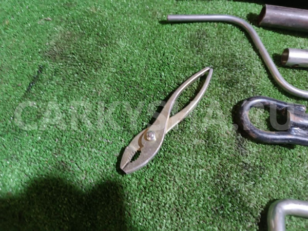 Домкрат Geely MK Cross оригинальный номер 1018004850