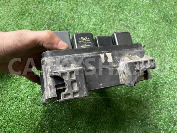 Блок предохранителей под капот Toyota Carina 1992 AT190 5A-FE Toyota Carina 