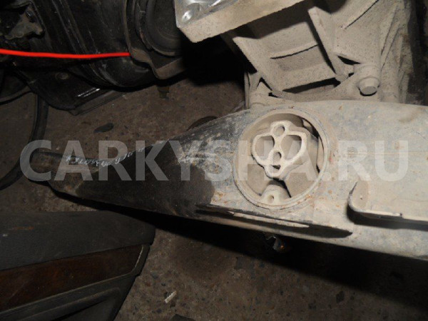 Кронштейн раздаточной коробки Volkswagen Touareg I рестайлинг (2006—2010) Volkswagen Touareg 