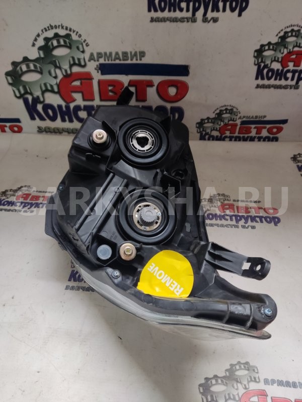 Фара Toyota Land Cruiser 