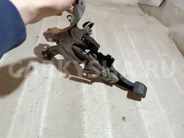 Рычаг стояночного тормоза Lexus RX 