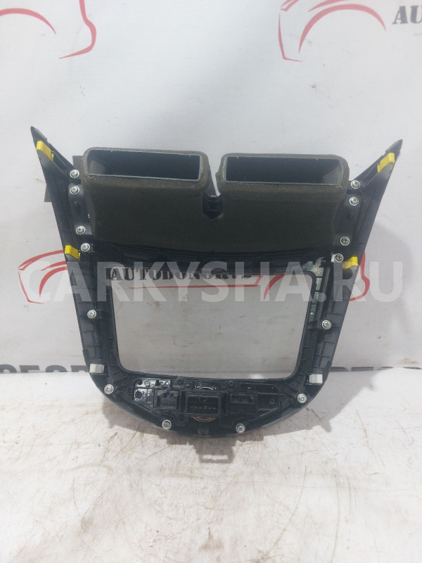 Рамка магнитолы Hyundai Solaris Hyundai Solaris оригинальный номер 847404L200RAT