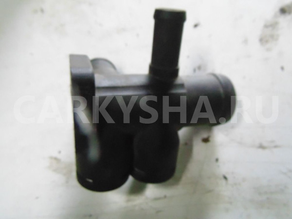 Фланец пассат Б3 Volkswagen Passat оригинальный номер 357121140