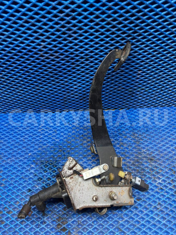 Педаль сцепления Hyundai Santa Fe I (2000—2012) Hyundai Santa Fe оригинальный номер 3282026010