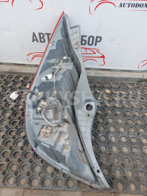 Фонарь задний правый Hyundai Solaris Hyundai Solaris оригинальный номер 924021R220 ppavyy 9000