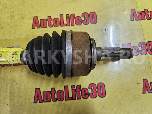 Полуось (привод в сборе) Honda CR-V оригинальный номер 44305SWW900