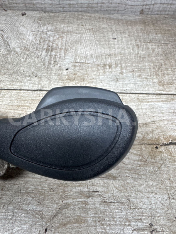 Ручка АКПП Land Rover Freelander 2 Land Rover Freelander оригинальный номер LR038636