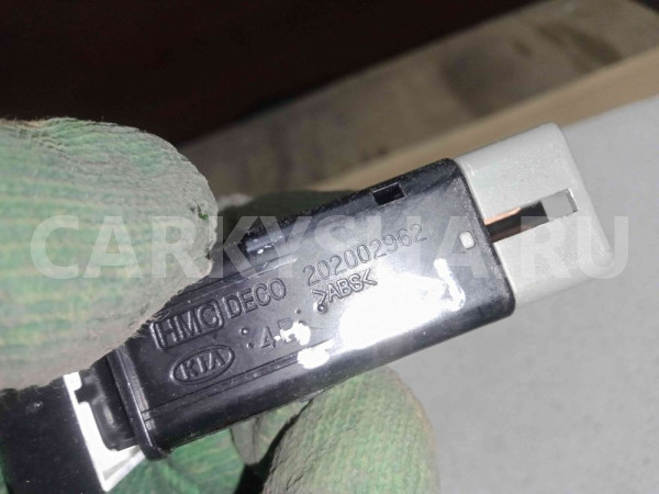 Кнопка обогрева сидений Kia Rio II рестайлинг (2009—2011) Kia Rio оригинальный номер 933301G052