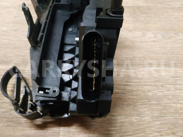 Замок двери передней правой Ford Focus 