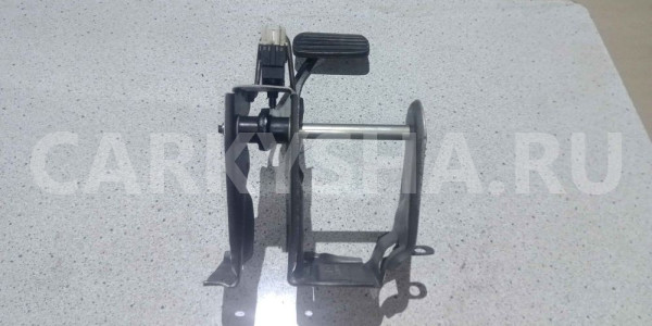 Педаль тормоза Nissan Almera G15 (2012—2018) Nissan Almera оригинальный номер 180206554r