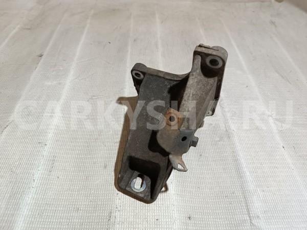 Кронштейн двигателя правый Suzuki Grand Vitara 