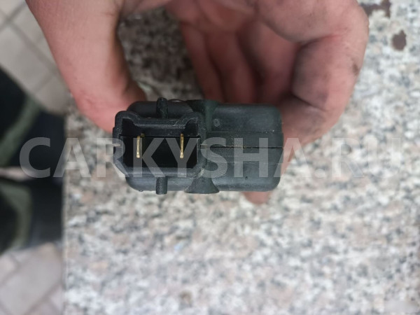 Замок багажника Рено Дастер Renault Duster Renault 15 оригинальный номер 905039326R 7700712901