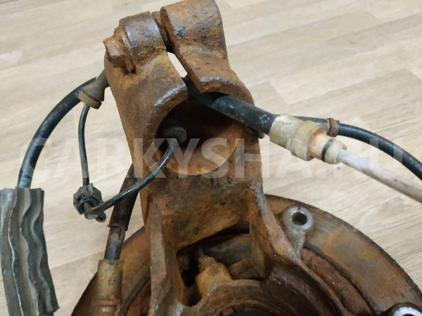 Кулак поворотный задний правый Land Rover Freelander 