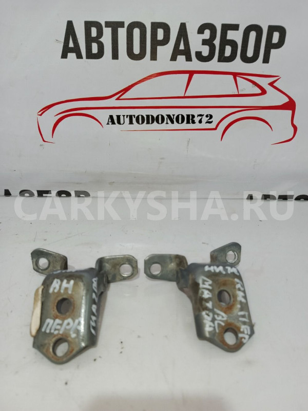Петли передней правой двери Mazda 3 BL Mazda 2 