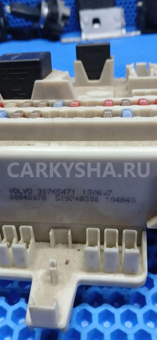 Блок предохранителей Volvo C30 I (2006—2010) Volvo C30 оригинальный номер 30765471