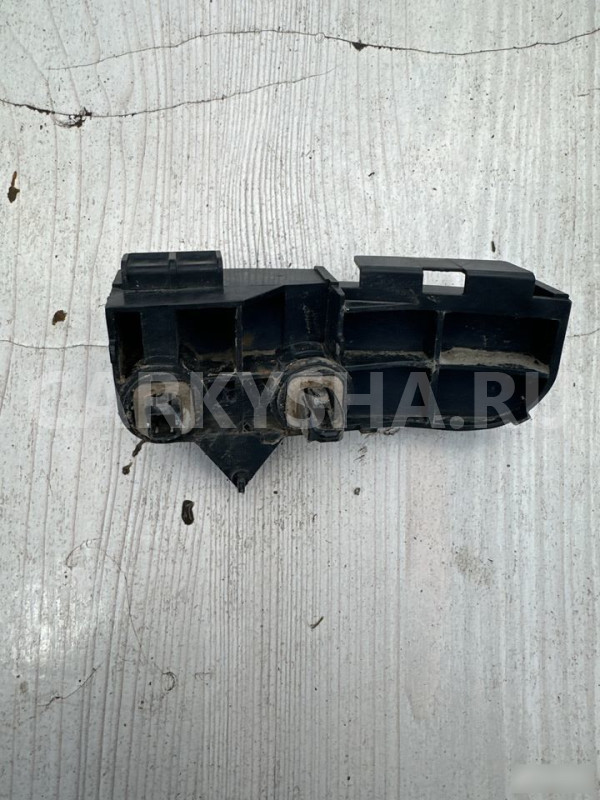 Направляющая заднего бампера левая Toyota Auris Toyota Auris оригинальный номер 52562-02030