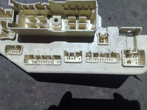 Блок предохранителей Toyota Land Cruiser 100 рестайлинг (2002—2005) Toyota Land Cruiser оригинальный номер 8273160030