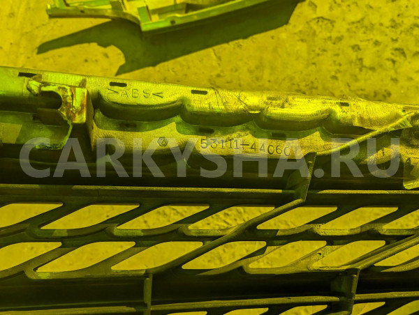 Решетка радиатора Toyota Nadia оригинальный номер 53111-44060