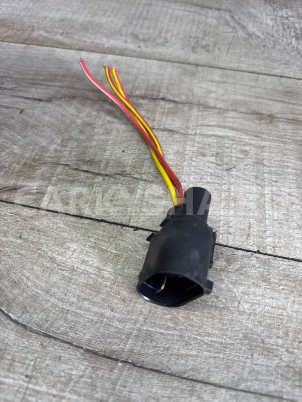 Разъем (фишка) вентилятора охлаждения GM OPEL 3pin Opel Astra оригинальный номер Zmw4-32