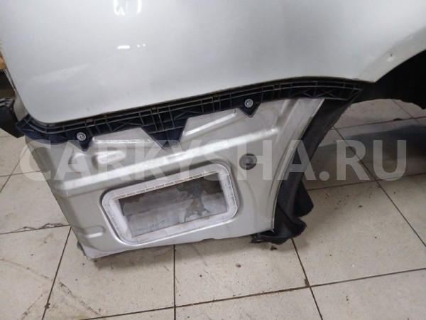 крыло заднее правое Toyota Avensis 