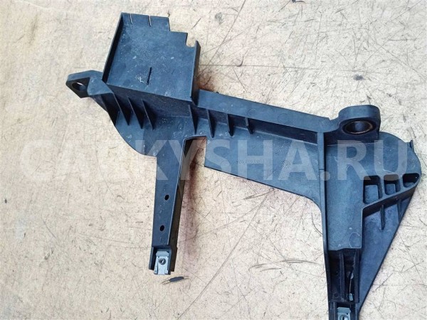 Название детали Кронштейн фар левый Модель BMW X3 E83 BMW X3 оригинальный номер 63 12 6 939 199