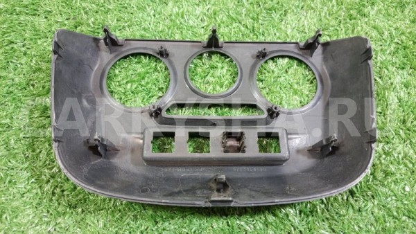 Накладка торпедо центральная Лада Гранта 2020 ВАЗ (Lada) Granta оригинальный номер 8450100978