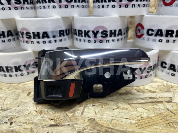 Ручка двери внутренняя правая Toyota Camry VII (XV50) оригинальный номер 69205-33111-C0